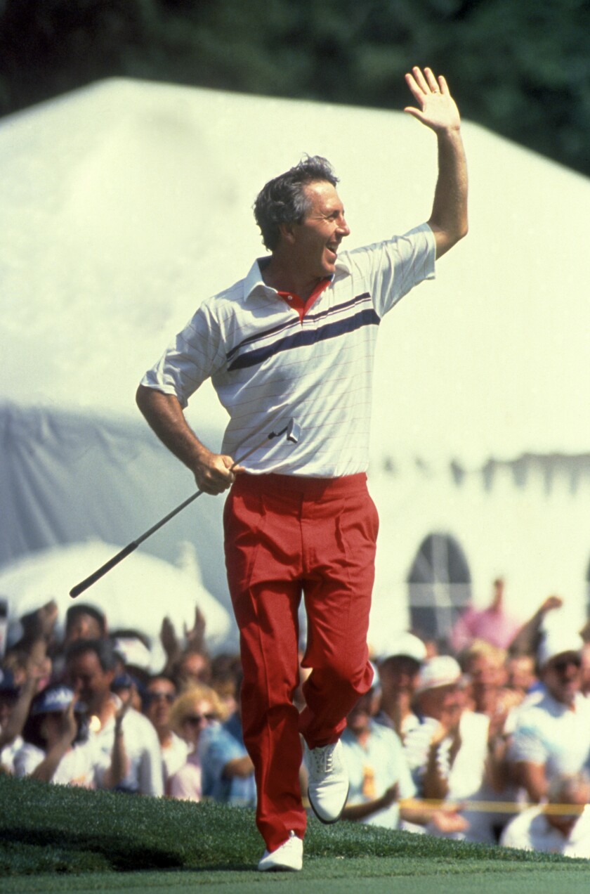Hale Irwin celebrates forcing a playoff in 1990 U.S. Open at Medinah