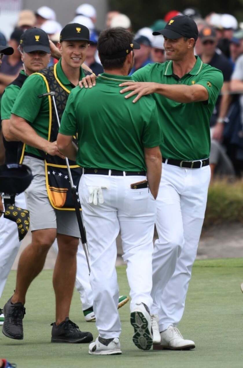 Adam-Scott-Louis-Oosthuizen-Prez-Cup-Day2.jpg