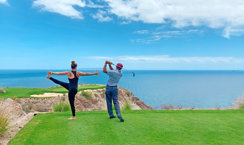 Villa-del-Palmar-golf-yoga.jpg