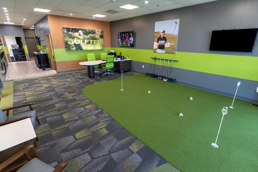 GOLFTEC New Center Lobby (3).jpg