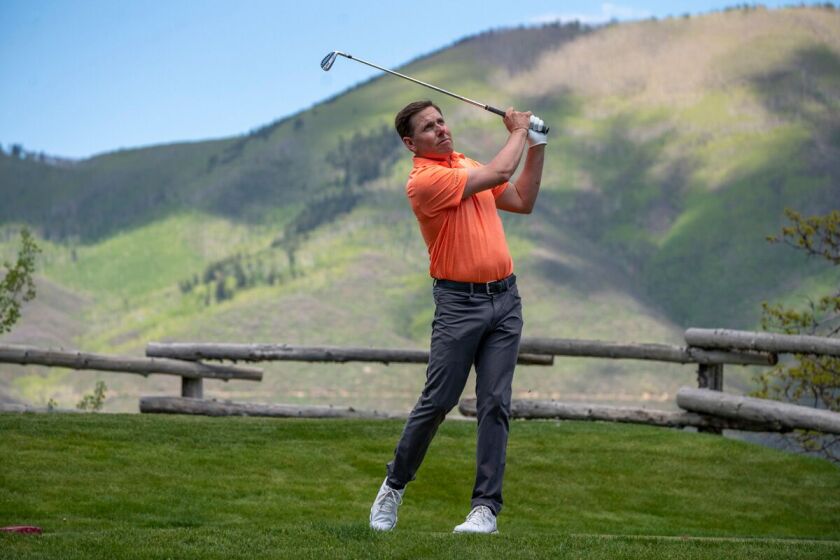 JL 2019_GF swing.jpg