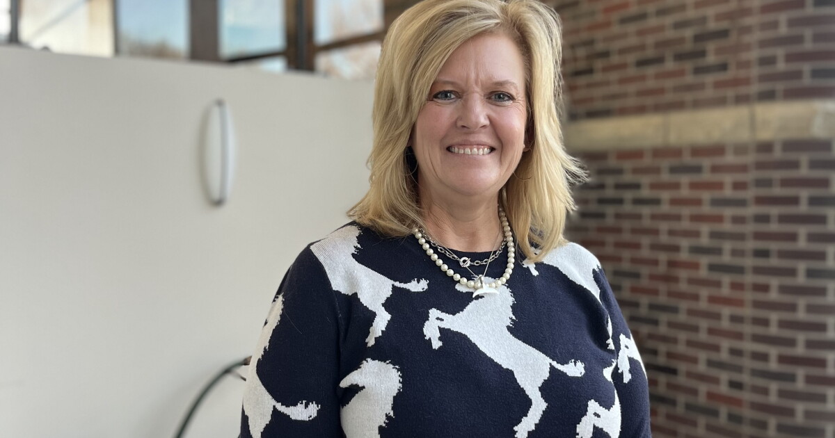 Names Shelly Robbins as senior director Names Shelly Robbins as senior director