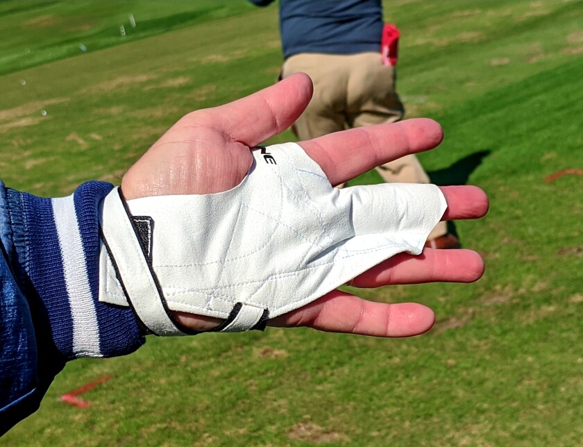 The One single-finger suede golf glove